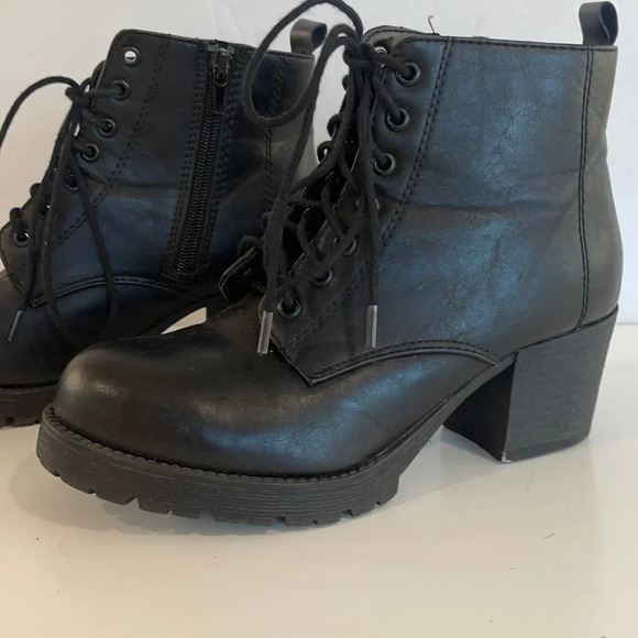 Soda Y2k Combat Lace Up Zip Block Heel Ankle Boots size 6 1/2 - Picture 2 of 16